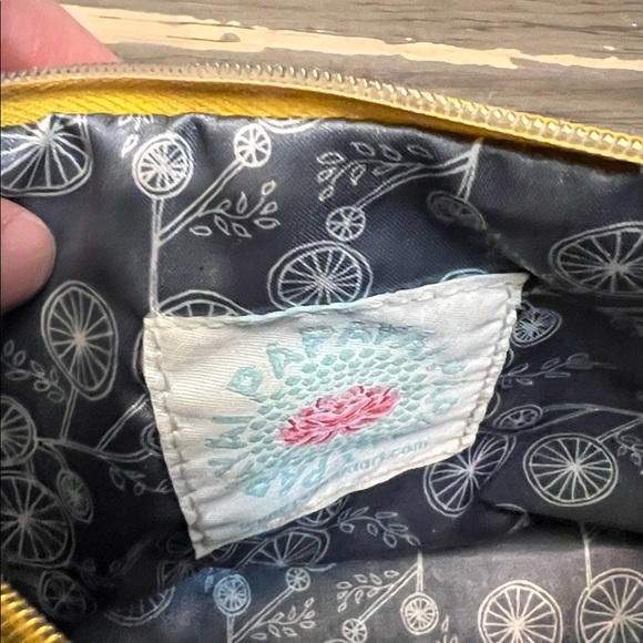 PAPAYA SMALL COSMETIC TRAVEL BAG - Picture 8 of 14